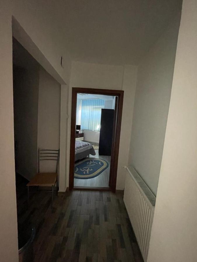 Apartament Mioritza 2B Lägenhet Horezu Exteriör bild